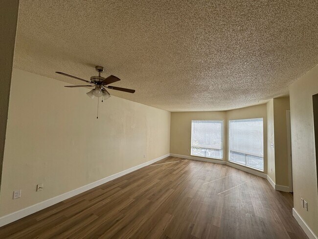 Foto del edificio - Move-in Ready condo 2/2