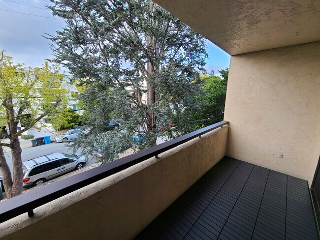 Foto del edificio - 525 Almer Rd