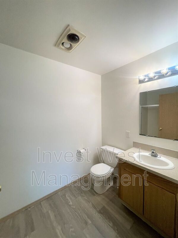 1835 SE 7th Ave Unit 3, Camas, WA 98607 Condo for Rent in Camas, WA