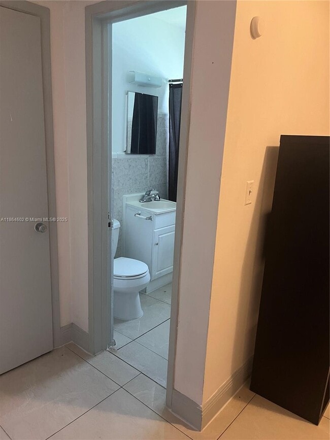 Foto del edificio - 250 NE 76th St