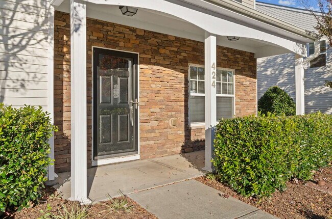 Foto del edificio - Spacious 3-Bed End-Unit Townhome in Durham