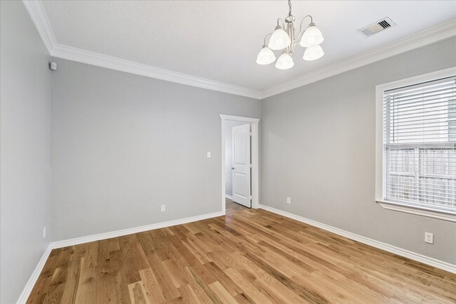 Building Photo - 738 E 28th St