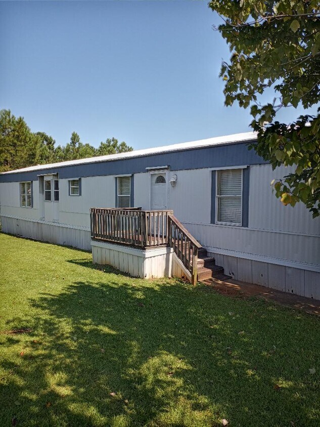Mobile Home Fron - 1038 Hunters Mountain Pky