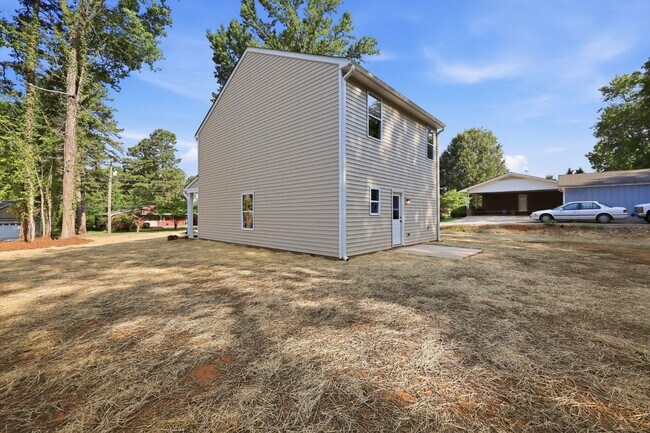 Foto del edificio - 122 Maplewood Ave