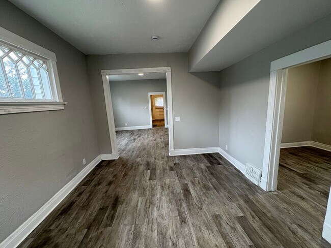 Foto del edificio - Beautiful 4 Bedroom  House