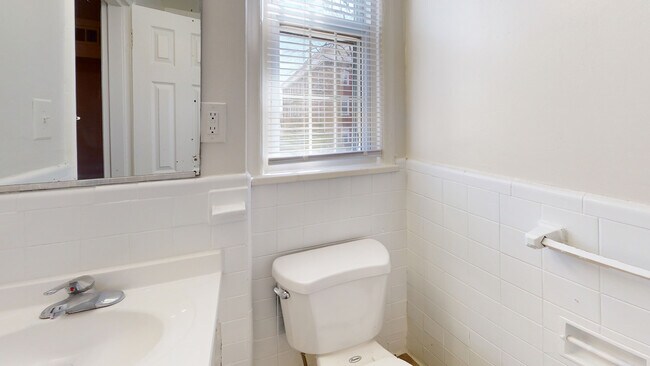 Interior Photo - Presidential Greens