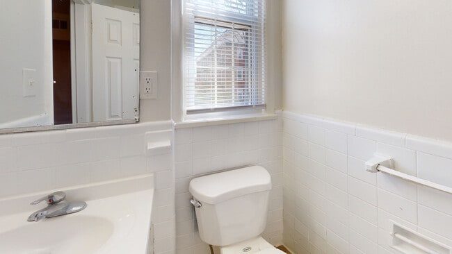 Interior Photo - Presidential Greens