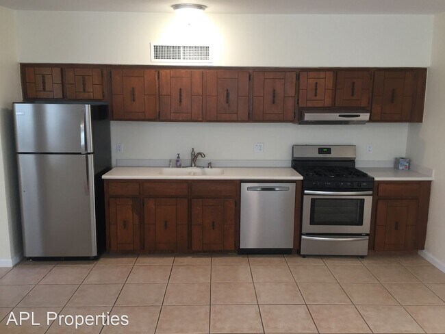 Building Photo - 3 br, 2 bath House - 9760 E. 33rd Street