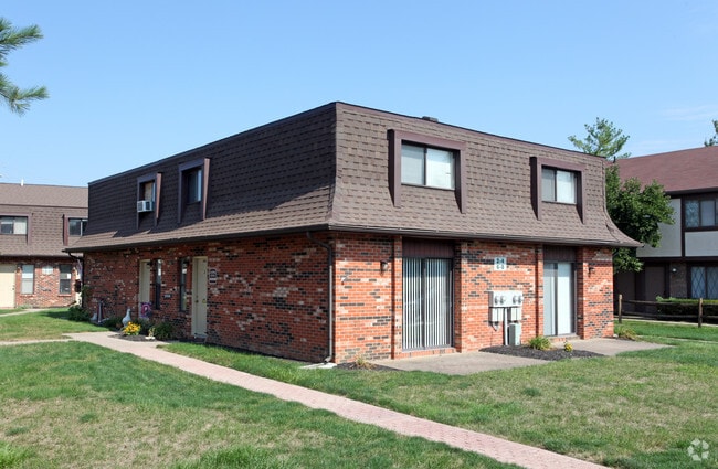 Building Photo - Creekbend & Chase Townhomes