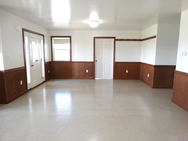 Building Photo - 1041 Lancaster Ave