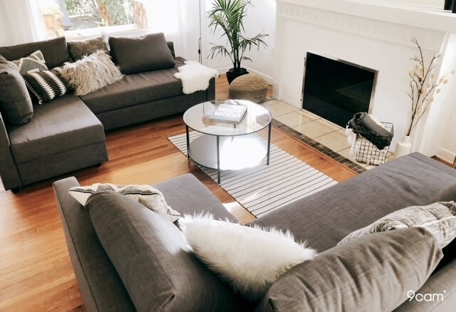 gran sala de estar - 2005 N Beachwood Dr