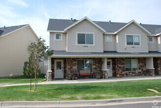 Building Photo - 7453 Sandalwood Dr