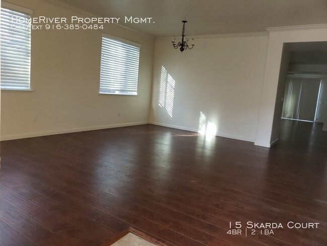 Building Photo - Very Nice Natomas Home! BIG BACKYARD.