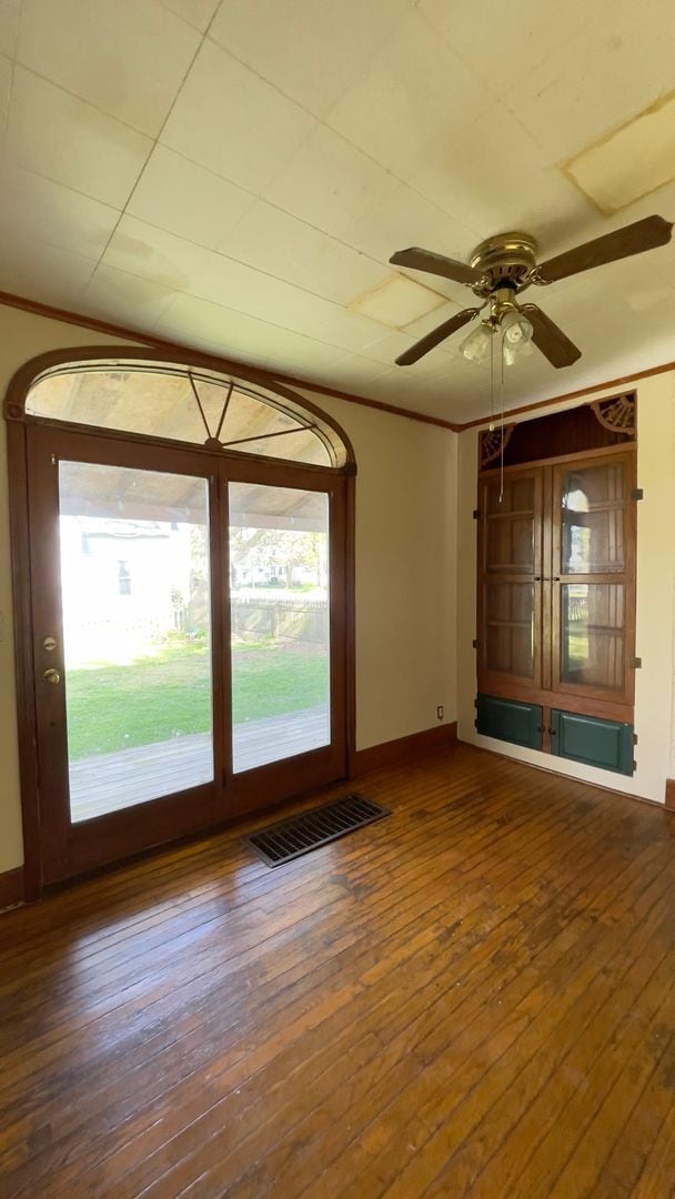Building Photo - BATTLEGROUND... Historic 3 Bedroom 1 Bath House