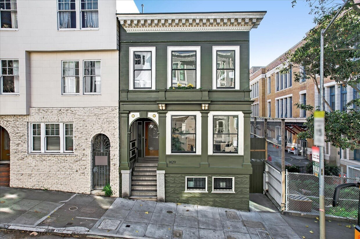 Primary Photo - 1429 Jackson St