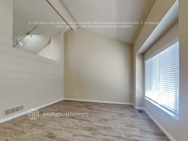 Foto del edificio - 2455 Wolf Creek Dr