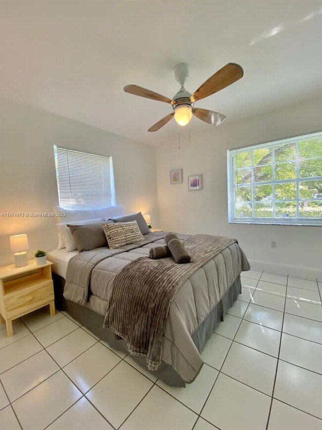 Foto del edificio - 951 SW 11th St