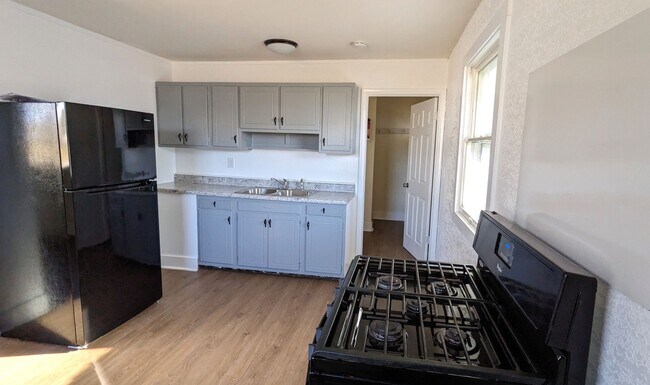 Building Photo - 1302 Williams, 3 bedroom remodeled house