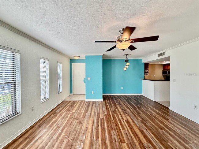 Foto del edificio - 704 Lyndhurst St