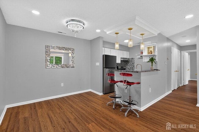 Building Photo - 5208 Ravens Crest Dr