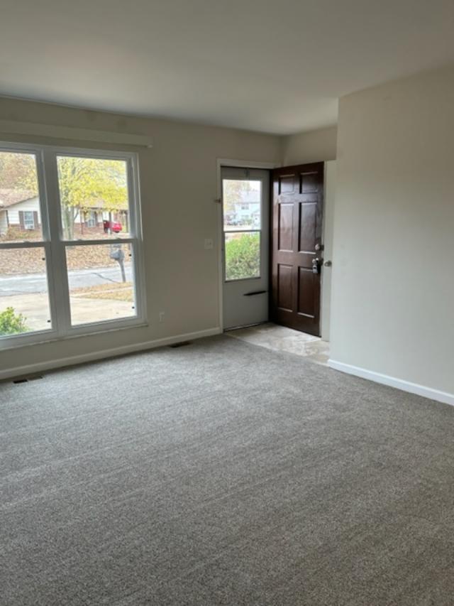 Foto del edificio - 619 Red Oak Ln