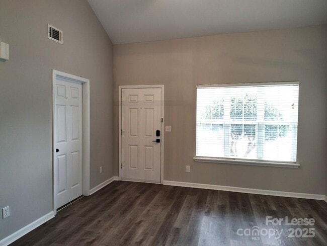 Foto del edificio - 7383 Sun Dance Dr