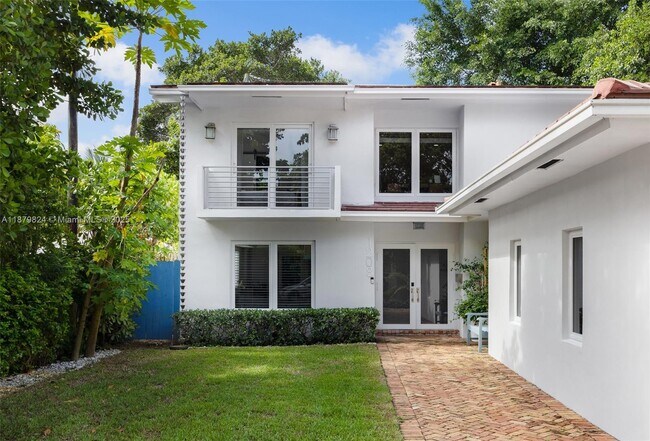 Foto del edificio - 1208 Mariana Ave