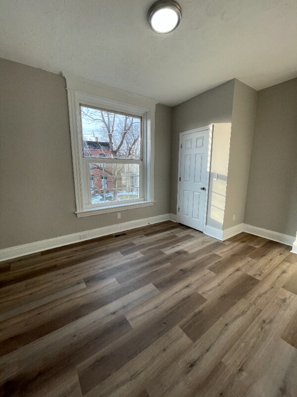 Foto del edificio - 928 Fairbanks Ave