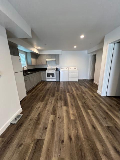 Interior Photo - 8730-8744 S FIGUEROA ST