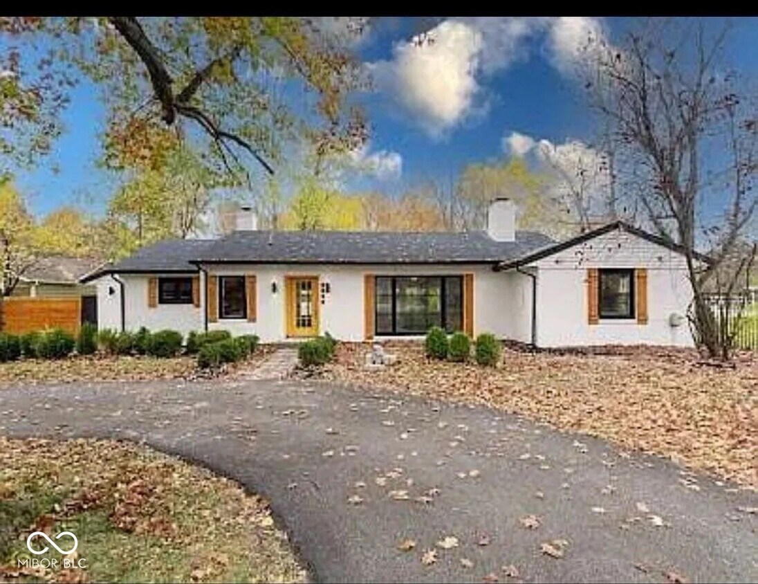 Foto principal - 8500 N Meridian St