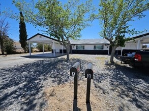 Building Photo - 1083 E Calvada Blvd