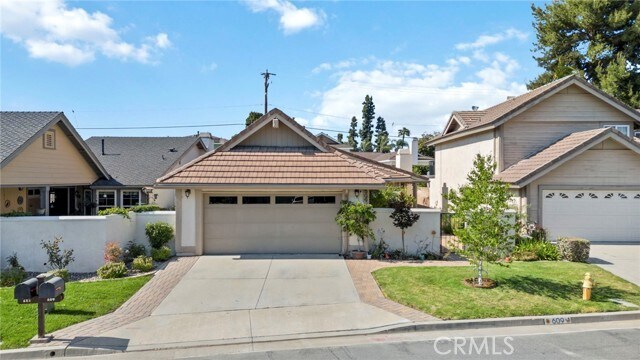 Primary Photo - 609 W Palm Dr