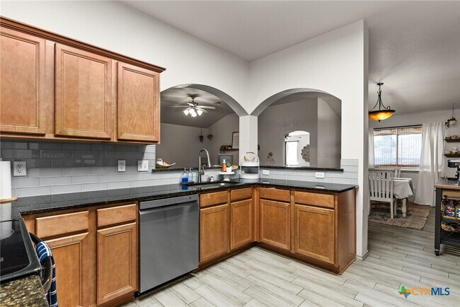 Foto del edificio - 5402 Birmingham Cir