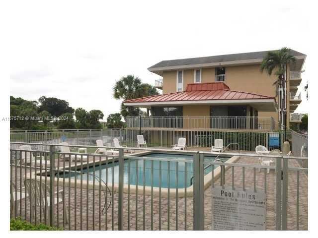 Foto del edificio - 455 S Pine Island Rd