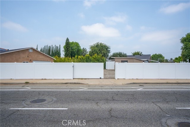 Building Photo - 1734 E Ruddock St