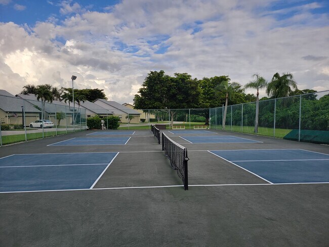 Foto del edificio - 603 McGregor Park Cir
