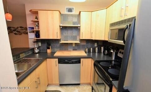 Foto del edificio - 8401 N Atlantic Ave