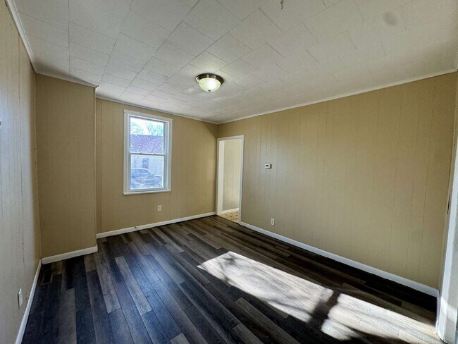 Foto del edificio - 3-bedroom, 1-bath single-family home