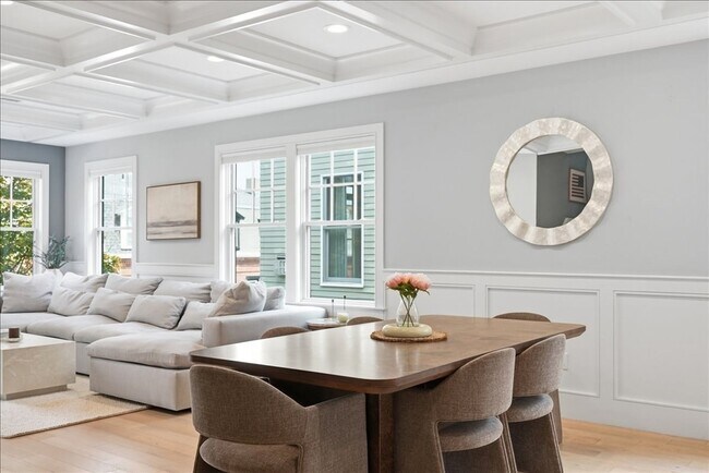 Foto del edificio - 613 E 6th St