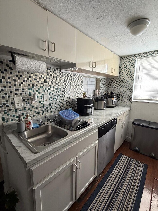 Building Photo - 9390 W Flagler St