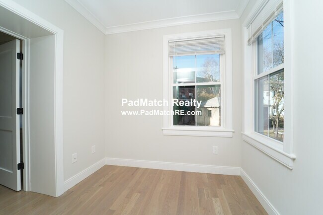 Foto del edificio - 47 Englewood Ave