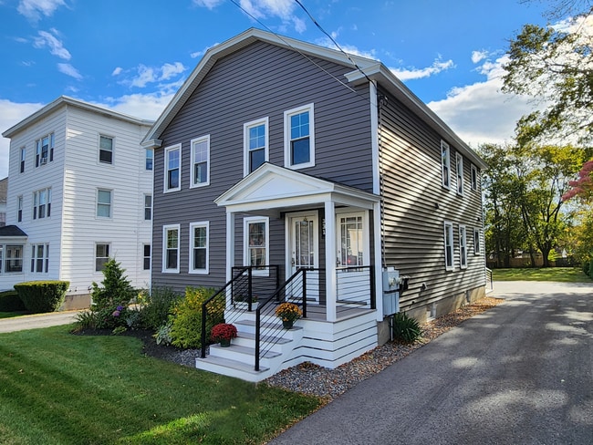 Building Photo - 331 Elm St