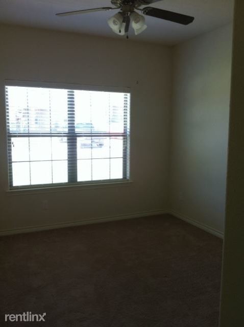 Foto del edificio - 3 br, 3 bath Duplex - 4438 Reveille Rd