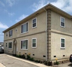 Building Photo - 1331 W Adams Blvd