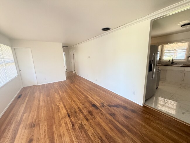 Foto del edificio - 2723 Hillview Dr