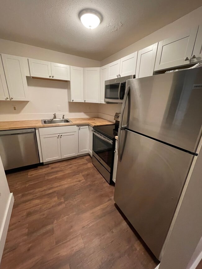 Highland Meadows - Highland Meadows Apartment