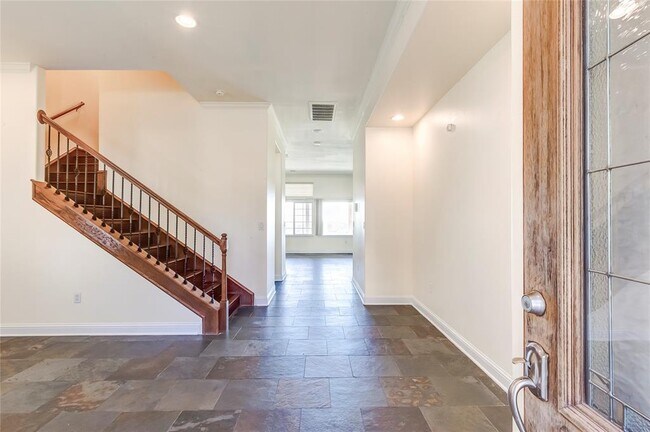 Foto del edificio - 7313 Lookout Bluff Terrace