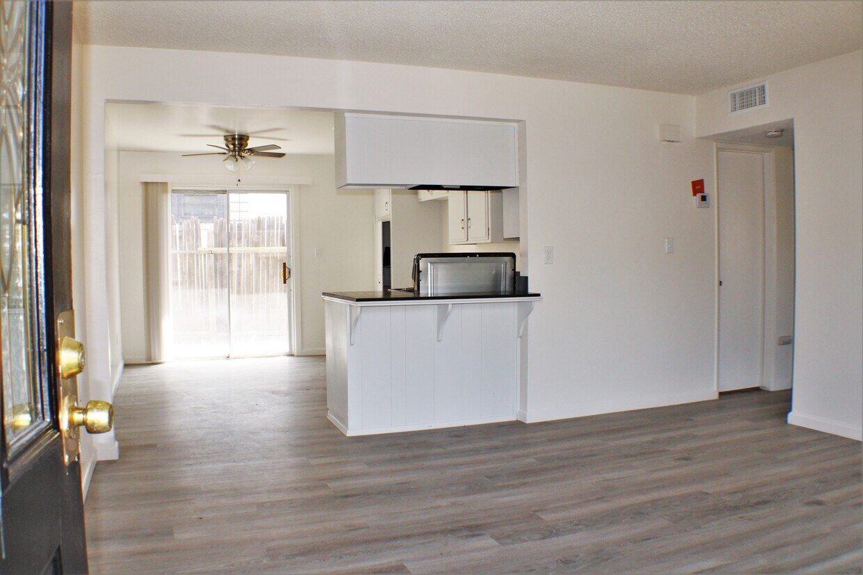 Foto principal - 529 Knotts St