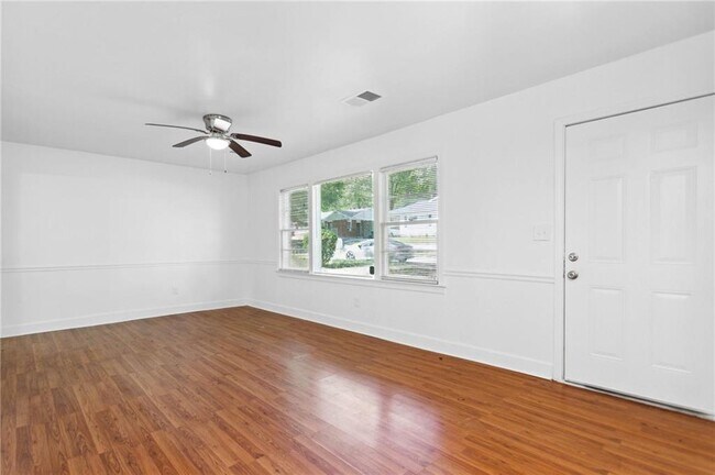 Building Photo - 509 Park Valley Dr NW