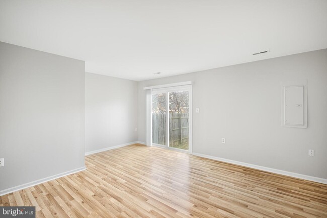 Building Photo - 207 Kimberly Way